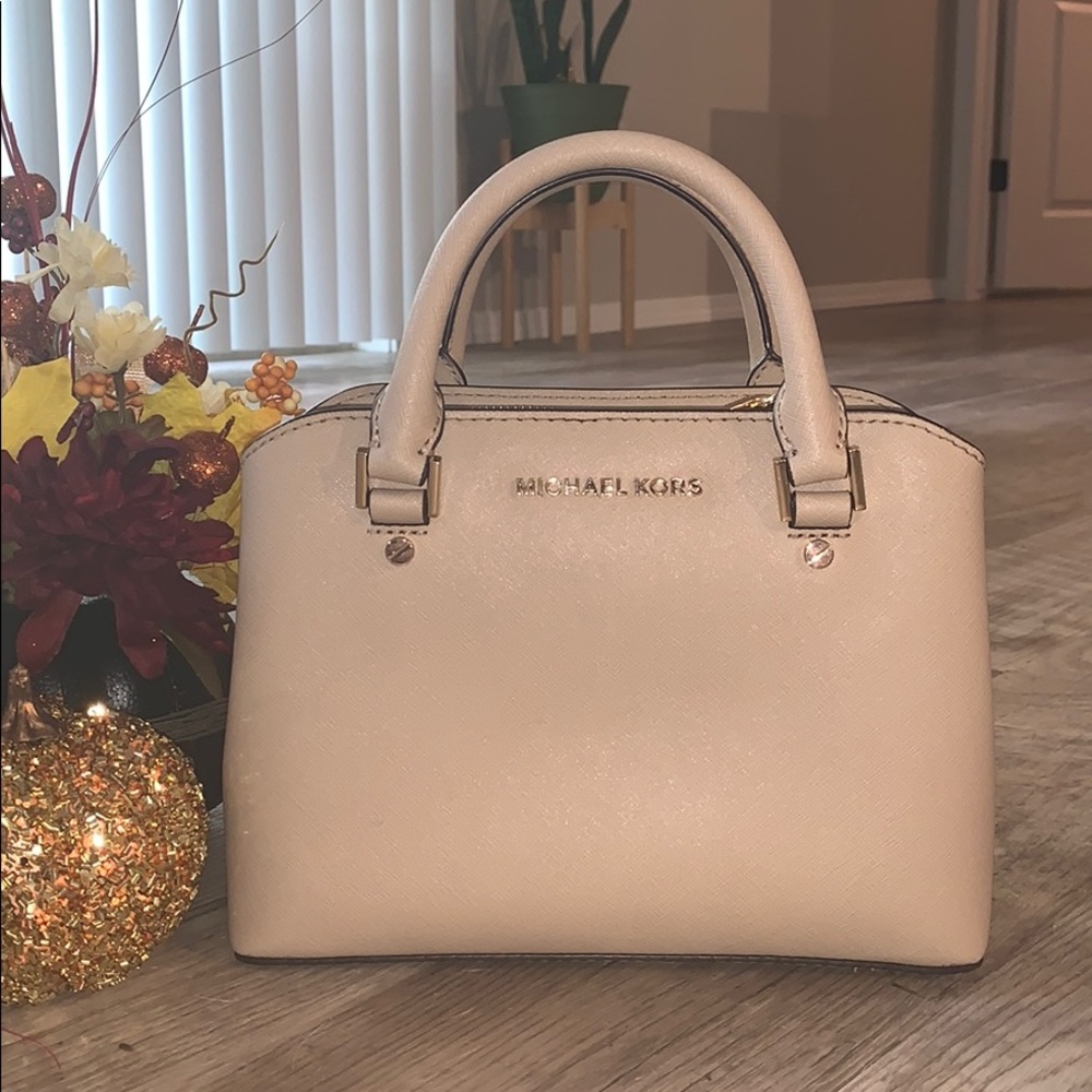 Medium MK purse
